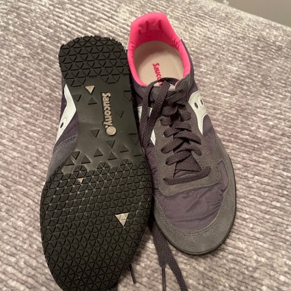 Saucony, lightweight running shoe, size 11 - Picture 3 of 3